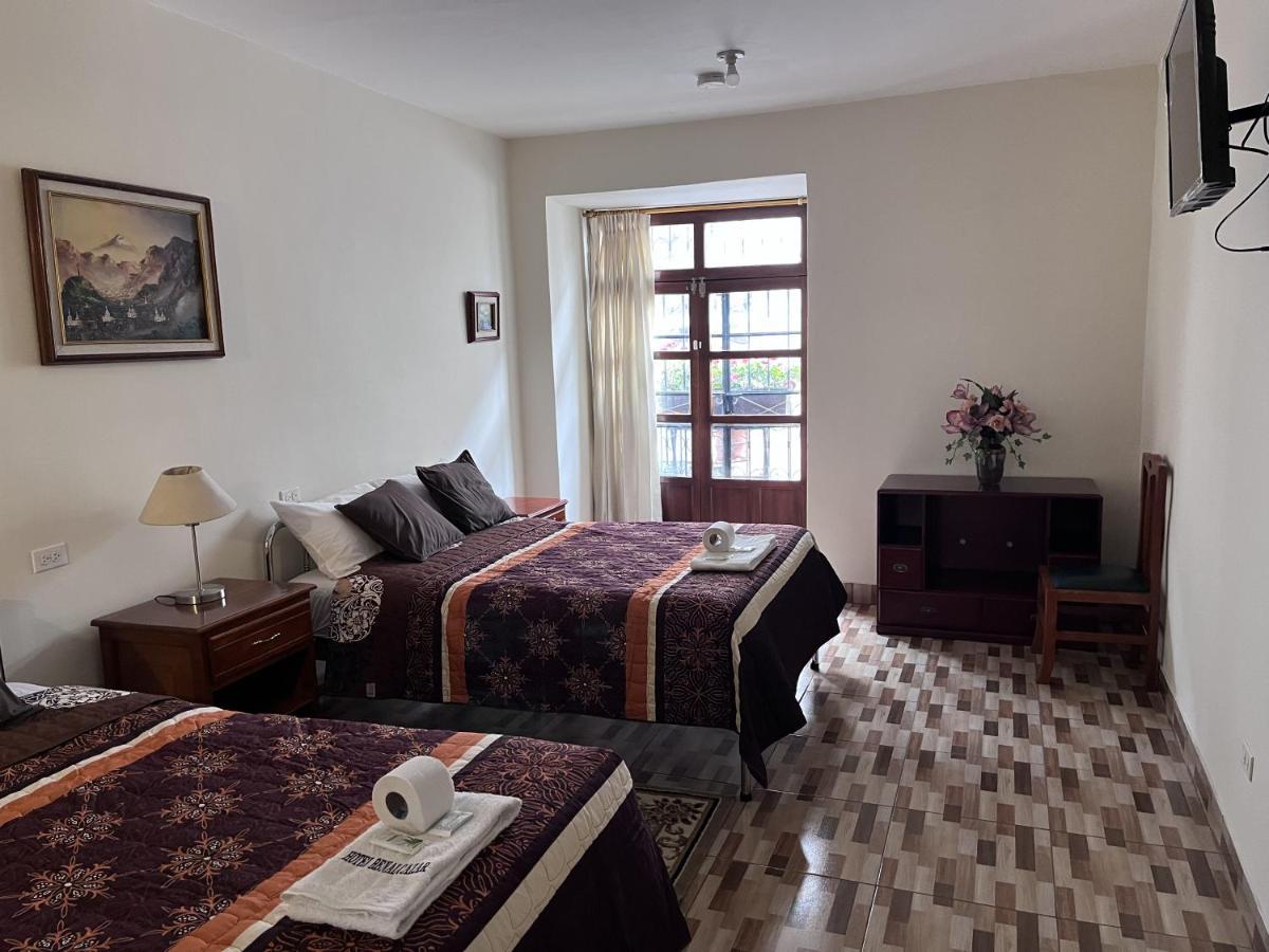 Hostal Benalcazar キト エクステリア 写真