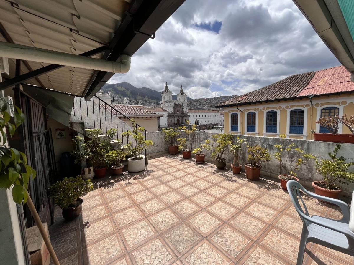 Hostal Benalcazar キト エクステリア 写真