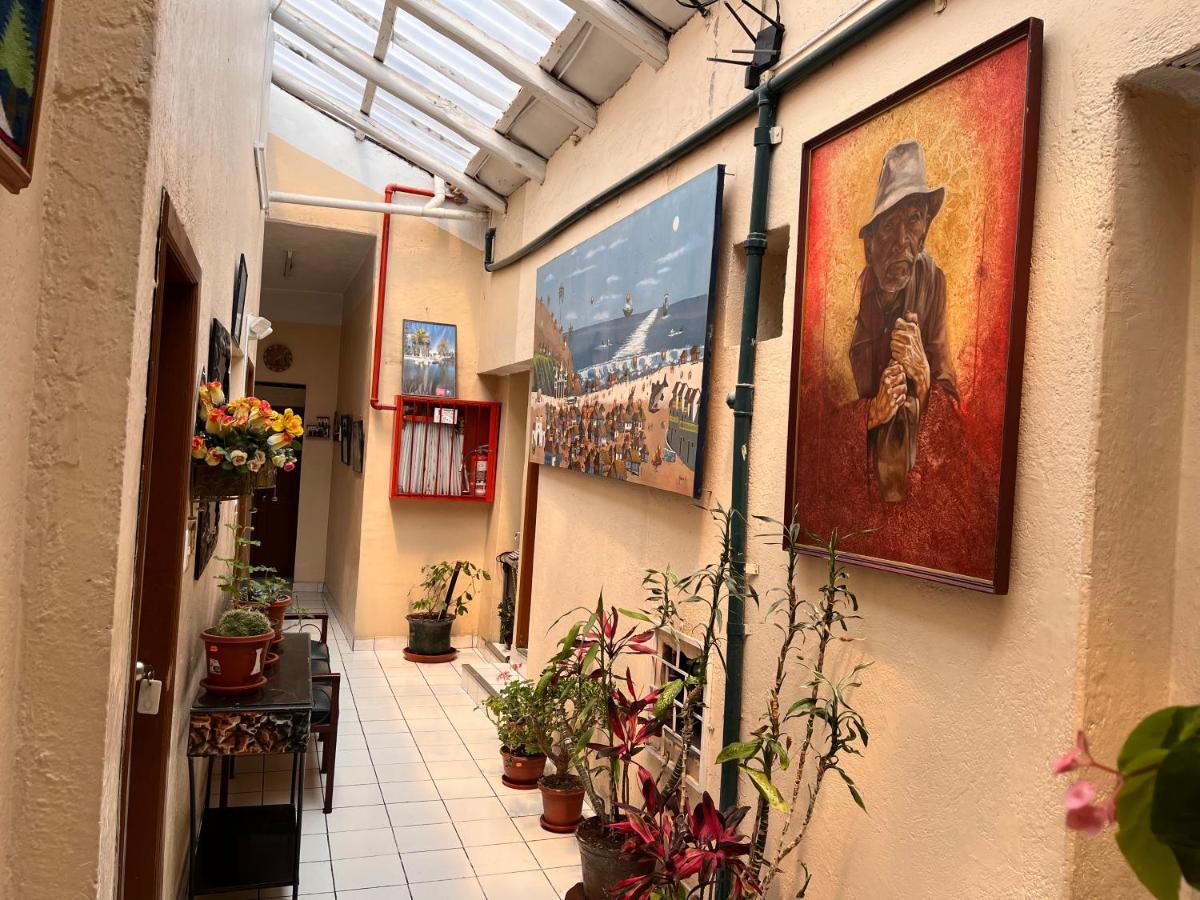 Hostal Benalcazar キト エクステリア 写真