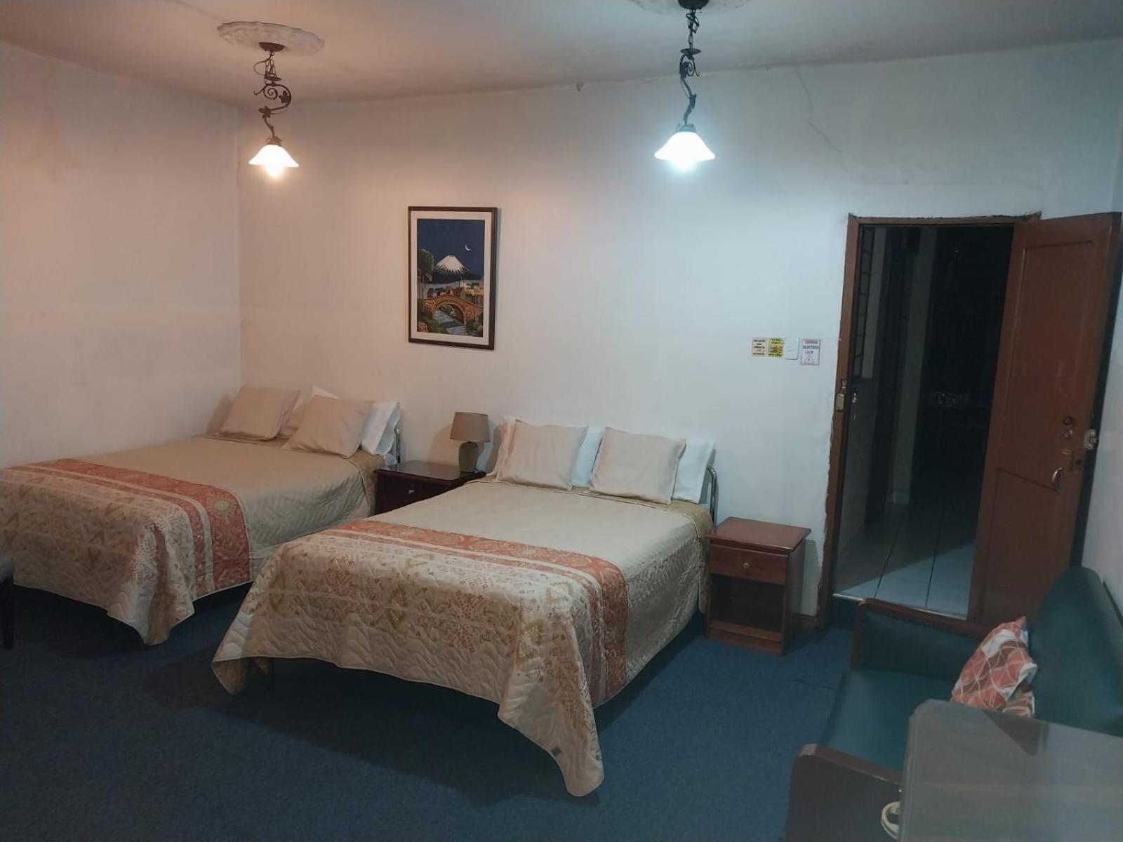 Hostal Benalcazar キト エクステリア 写真