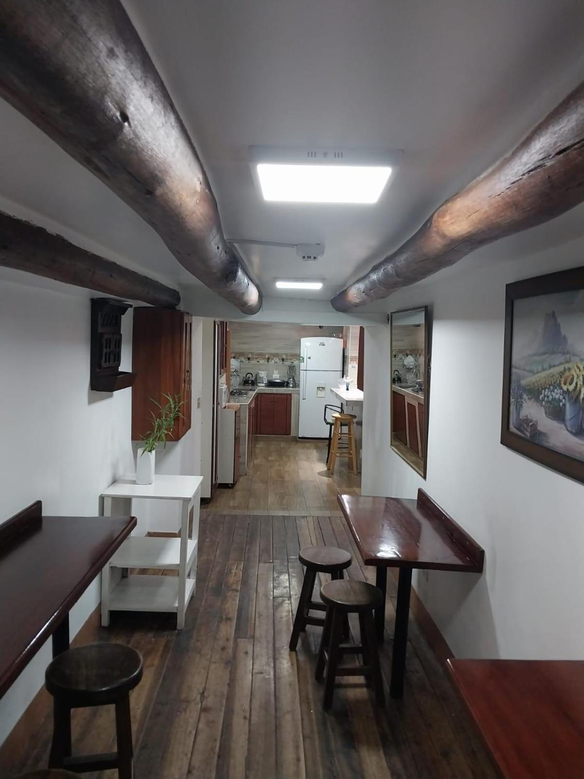 Hostal Benalcazar キト エクステリア 写真